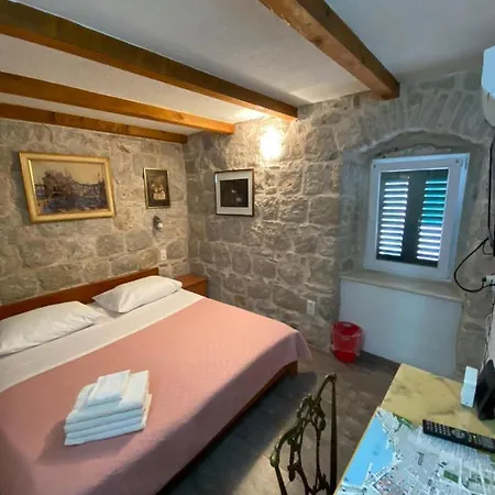 Stone Room Luna * سبليت