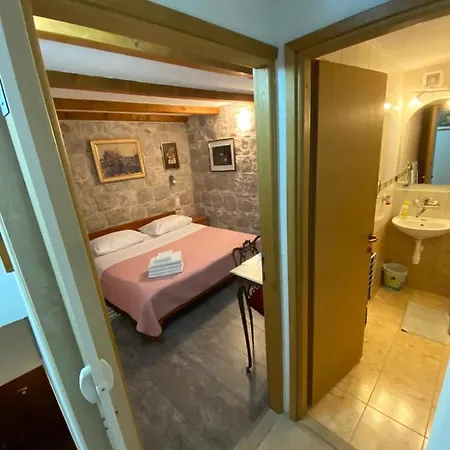 Stone Room Luna شقة *